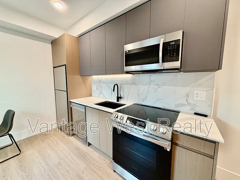Studio, 1.0 bath, 374 sqft, $1,413 — Photo 3