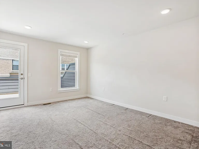 13340 Sherwood Park Ln — Photo 25