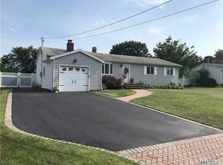 52 Aron Dr, Bohemia, NY 11716