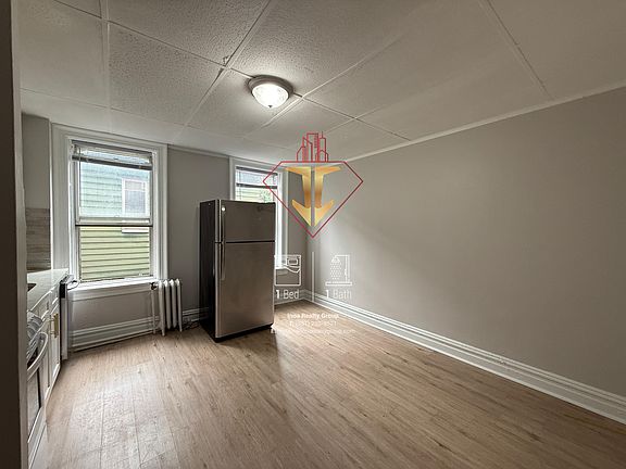 4th image of 19-21 Kensington Ave #200