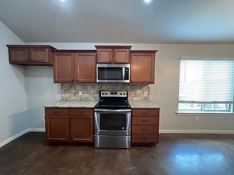319 Foxtrot Ln — Photo 8