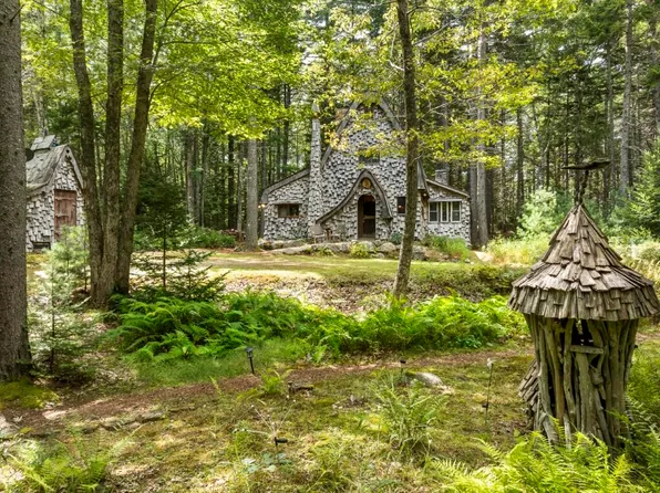 12 River View Drive, Boothbay, ME 04537