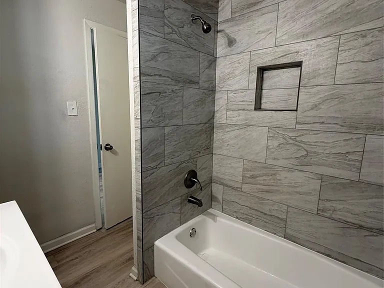 244 Deerfield St — Photo 14