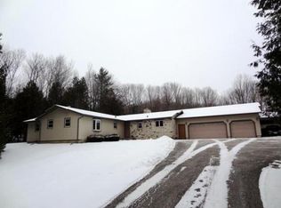 2516 Two Creeks Rd, Mishicot, WI 54228