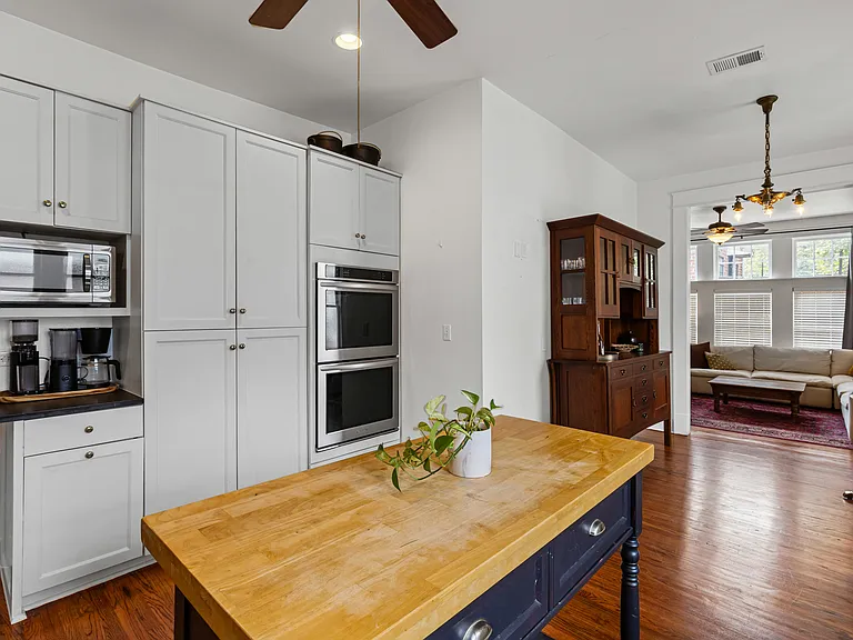 2260 Fairmount Ave — Photo 9