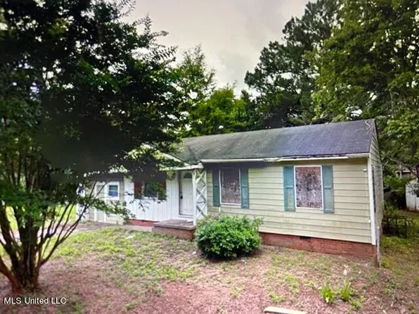 2617 Brookwood Dr, Jackson, MS 39212