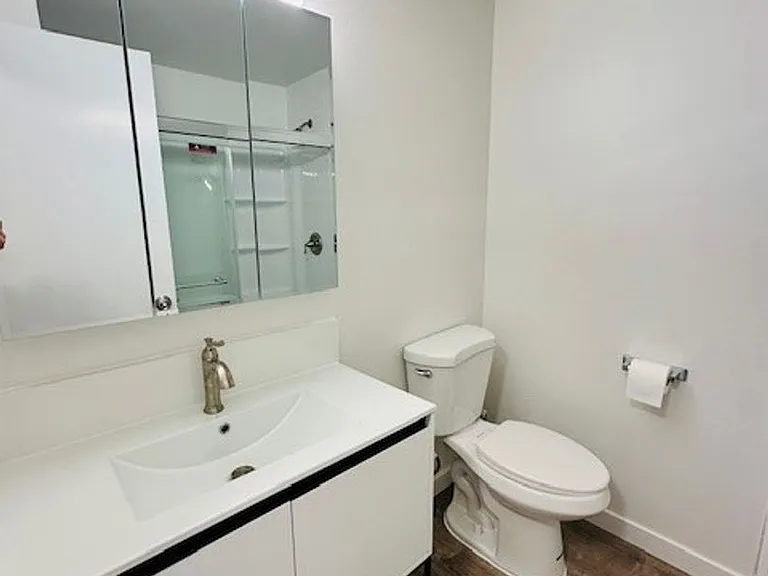 11211 NE 68th Street — Photo 9