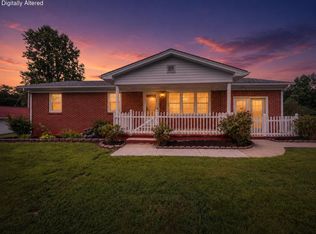 40 Edwards Rd, Irvine, KY 40336
