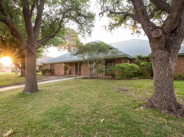 3214 Oak Mountain Trl, San Angelo, TX 76904