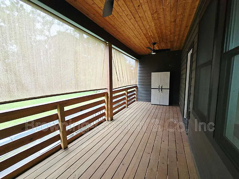 3209 Curtis St — Photo 14