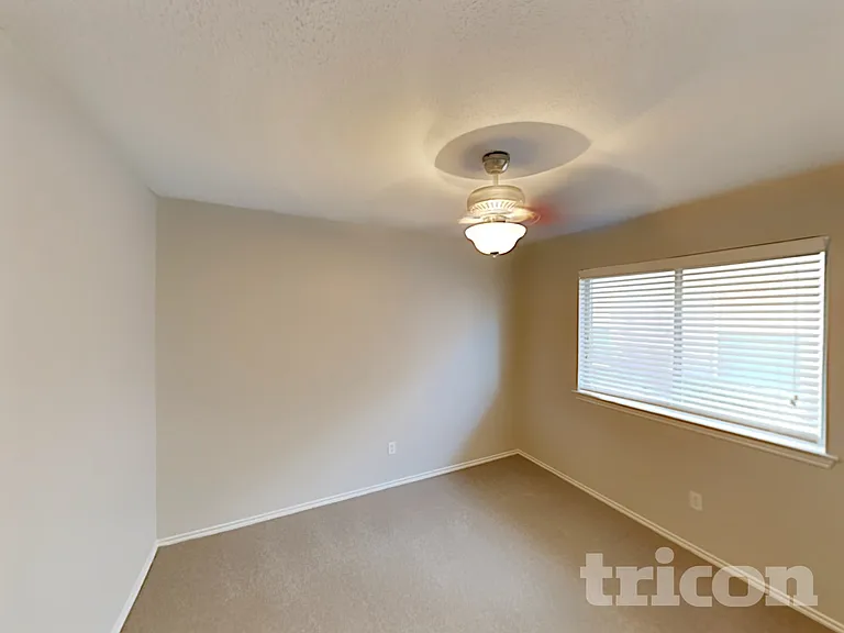 1525 Juniper Ln — Photo 12