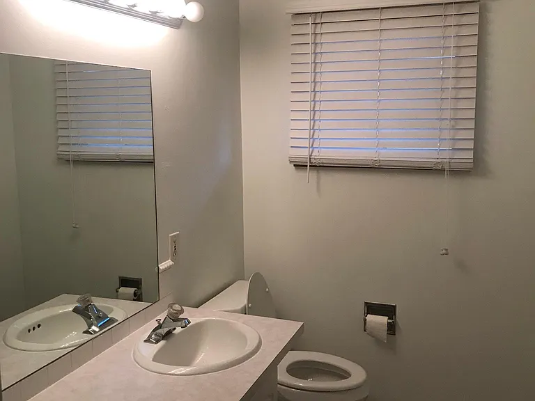 3427 E Euclid Ave — Photo 4