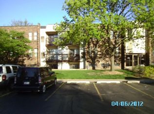 2149 Country Club Dr APT 25, Woodridge, IL 60517
