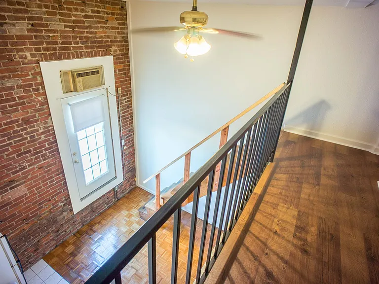 902 J St #3 — Photo 4
