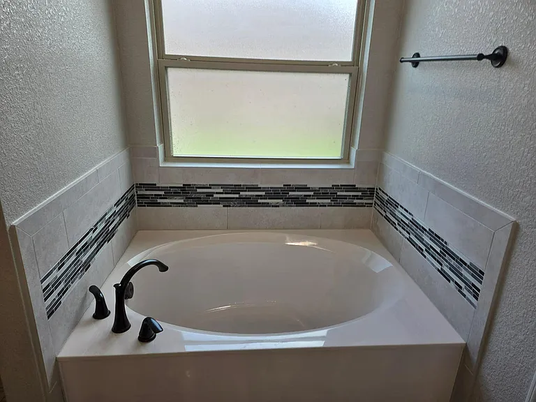 7715 Silicon Dr — Photo 12