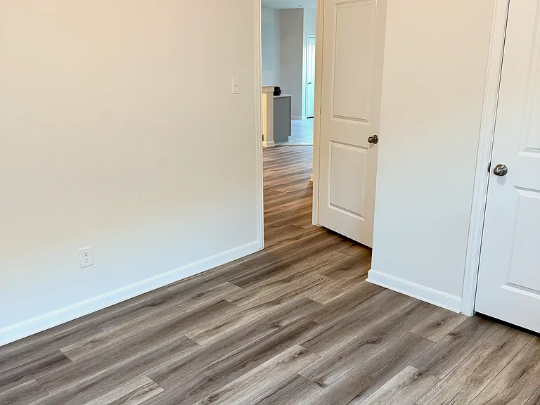 2075 Hartley Dr — Photo 11