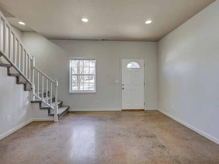 1003 Orchard St — Photo 3