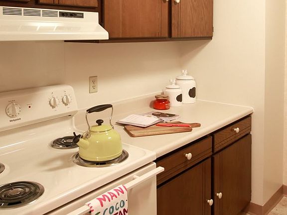 2nd image of 400 Lee Dr APT 73