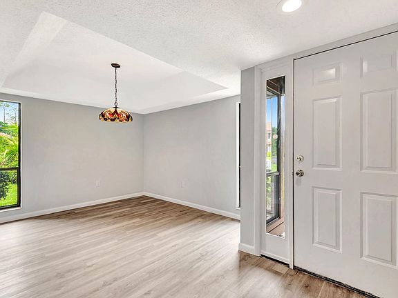 5th image of 13 Hembury Ln