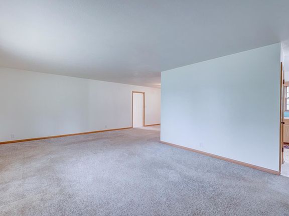 3rd image of 33761 Tower Rd