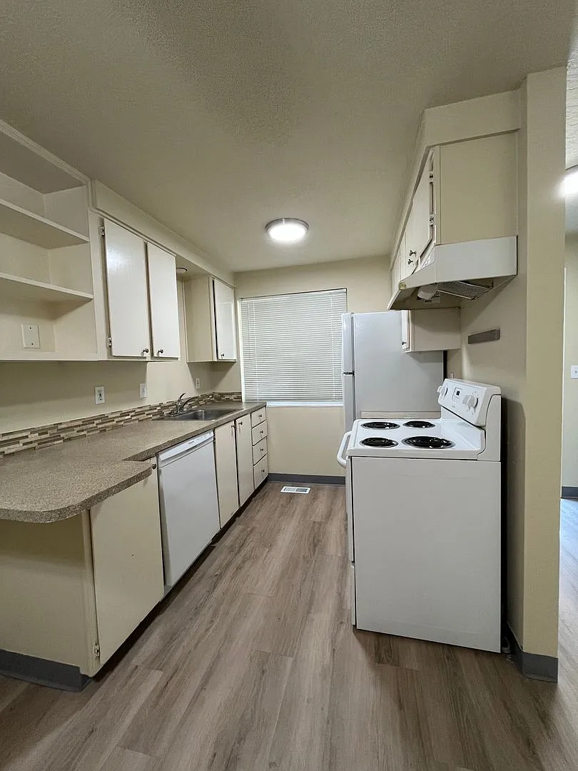 (JEF 10) 2 Bedroom / 1 Bath ~ Pet Friendly & in the Whitaker Neighborhood — Photo 1