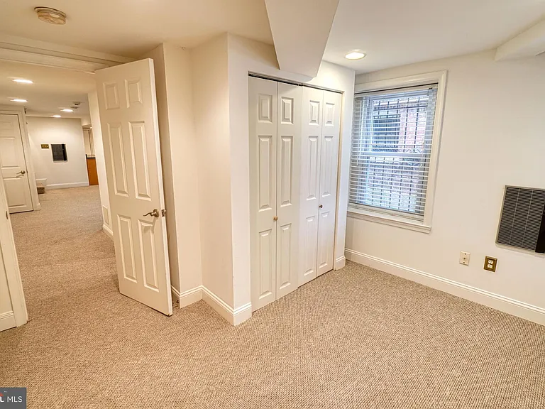 1821 Kilbourne Pl NW — Photo 32