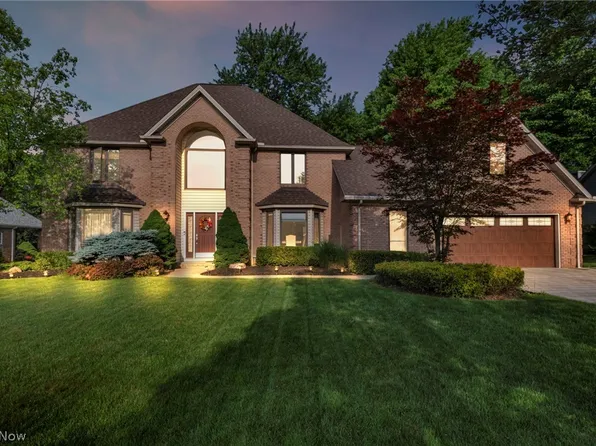 8848 Michaels Ln, Broadview Heights, OH 44147