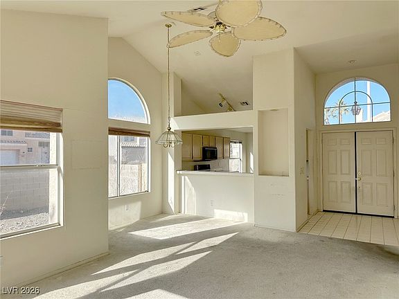 3rd image of 2541 Cortina Ave