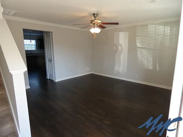 1511 Orange Ct — Photo 2
