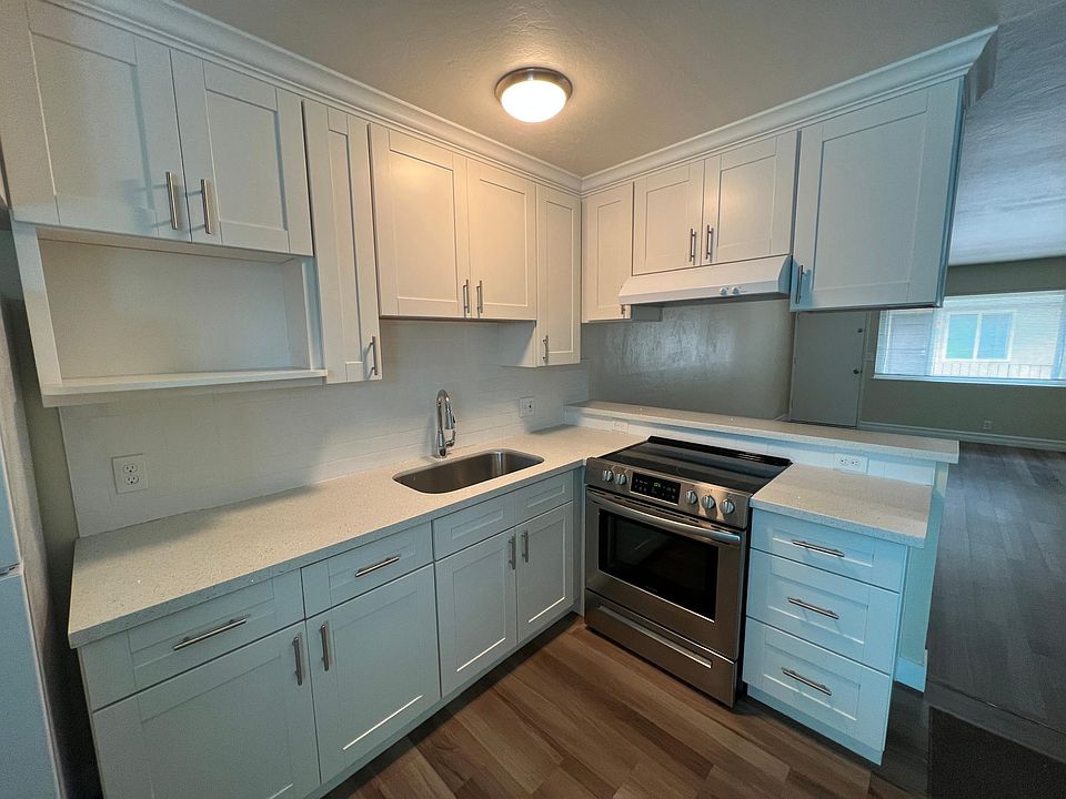 1st image of 652 Grand Fir Ave #4