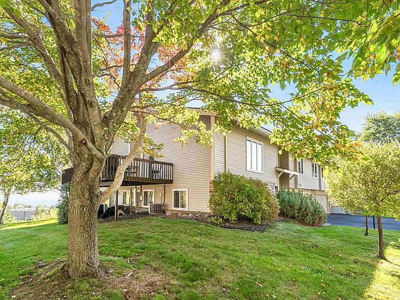 3rd image of 324 Wildwood Dr #324