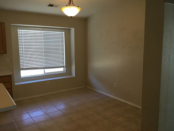 5th image of 804 Ocate Meadows Dr NE