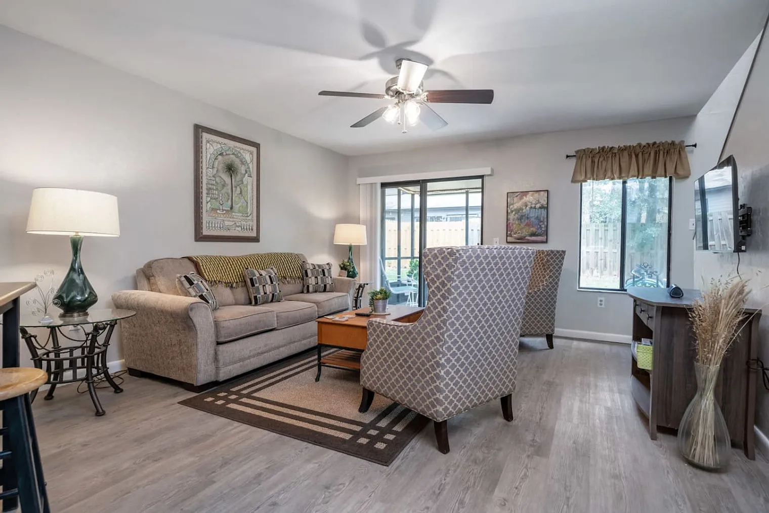 2 bed, 2.0 bath, 990 sqft, $3,317 — Photo 1
