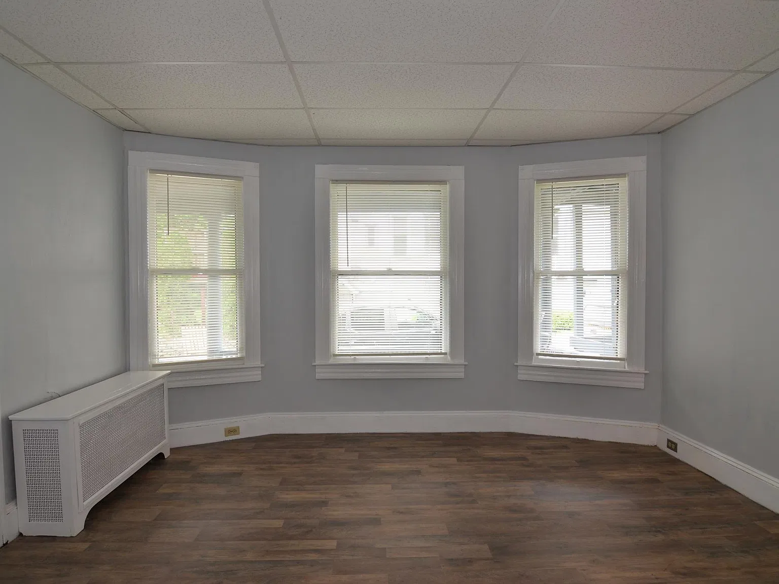 3 bed, 999 sqft, $1,150 — Photo 2