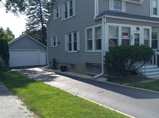 493 Lake St, Crystal Lake, IL 60014
