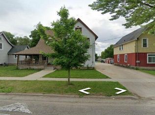 1053 Bluff St, Beloit, WI 53511