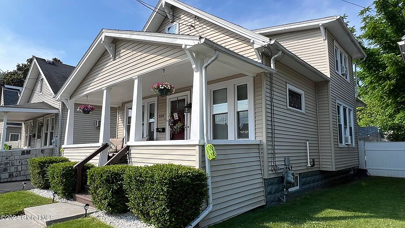 3rd image of 106 Lark Street