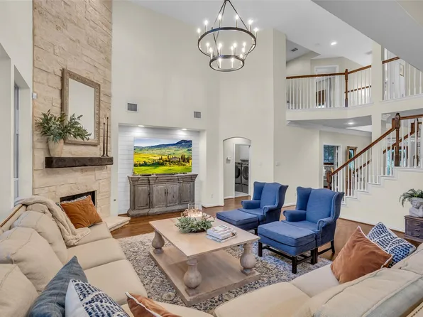 8973 Fallsbrook Ct, Conroe, TX 77302