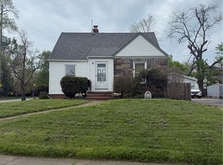 18011 Windward Rd, Cleveland, OH 44119