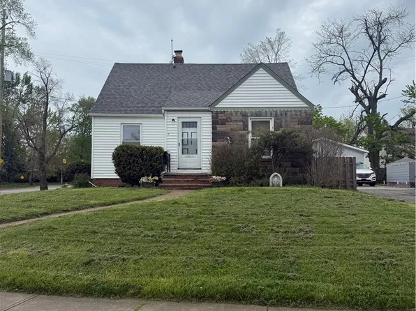 18011 Windward Rd, Cleveland, OH 44119