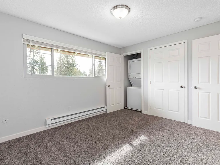 Cedars Apartments & Daffodil Court Townhomes — Photo 20