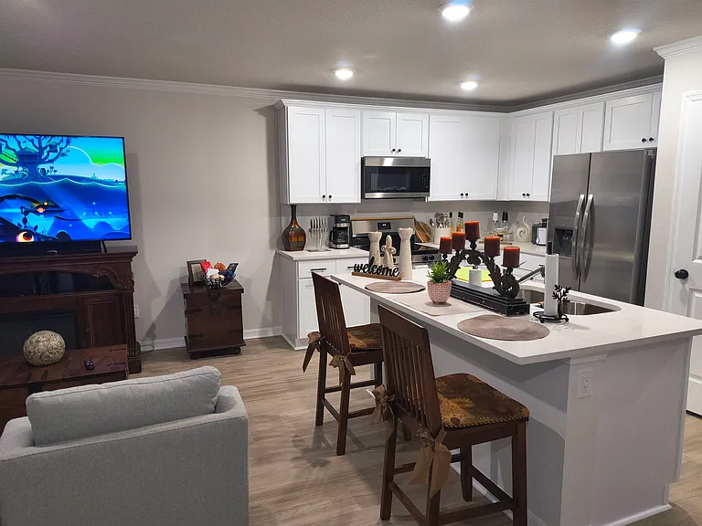 8 Unique Ct — Photo 14