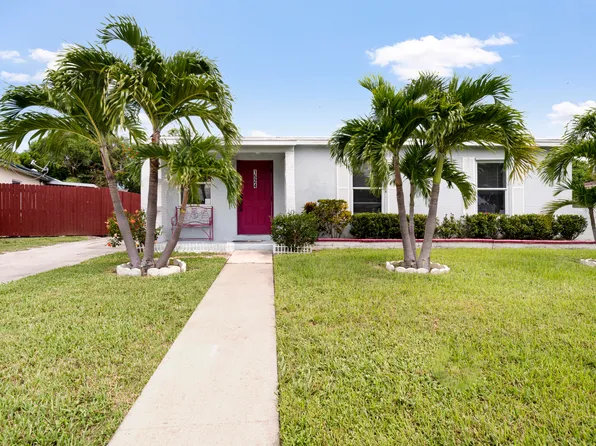1524 S 14th Avenue S, Lake Worth Beach, FL 33460