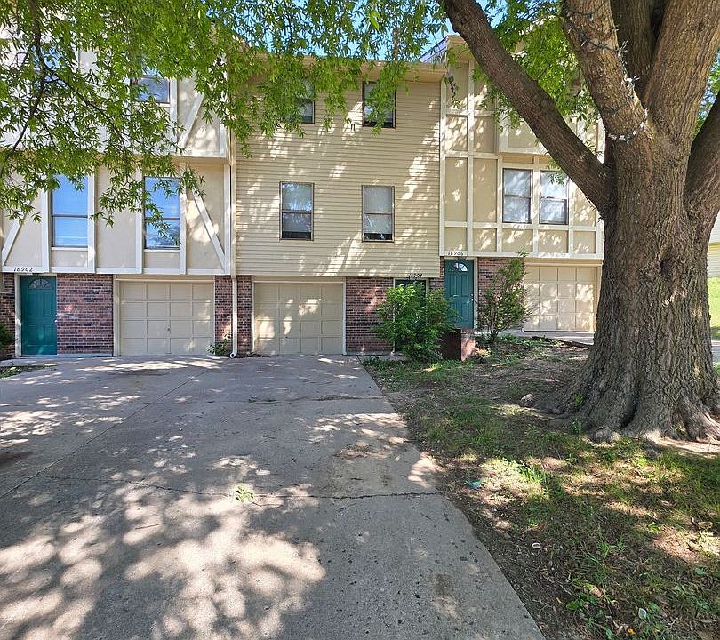1st image of 18904 Manor Dr