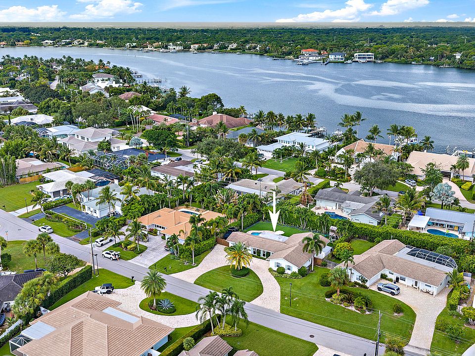 1st image of 215 Golfview Drive