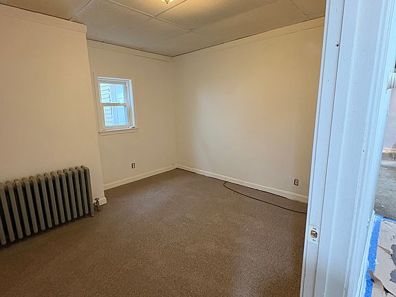4th image of 403 Ormsby Ave Floor 1