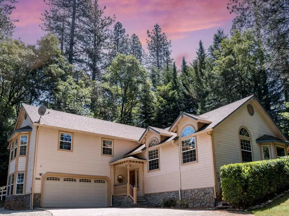 825 Oakhurst Ln, Colfax, CA 95713
