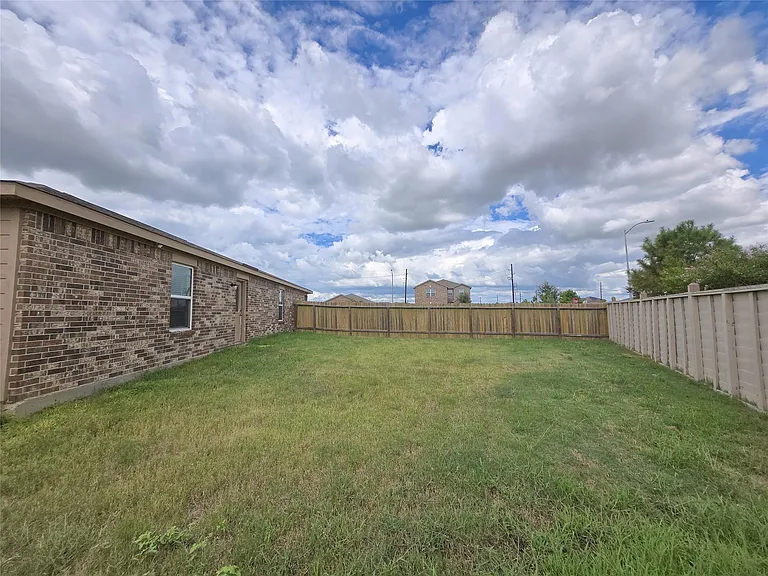 380 Stone Gage Dr — Photo 25