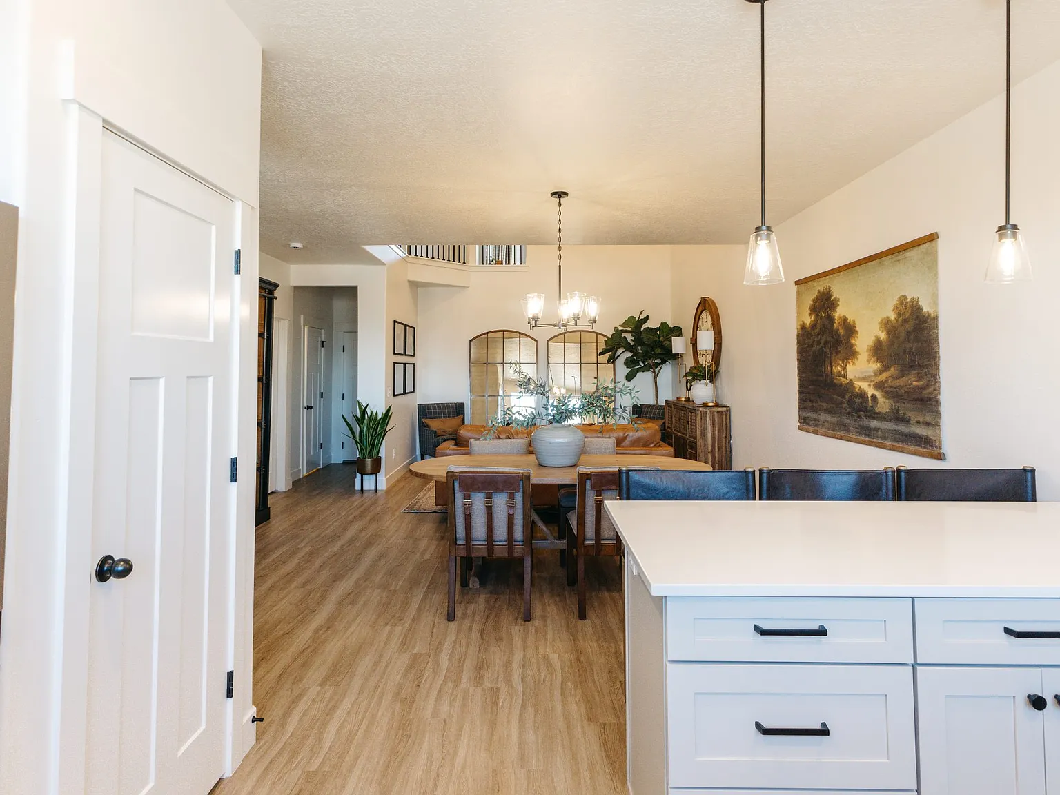 3 bed, 2.5 bath, 2100 sqft, $2,650 — Photo 2