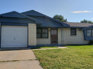 106 NE English St, Lawton, OK 73507